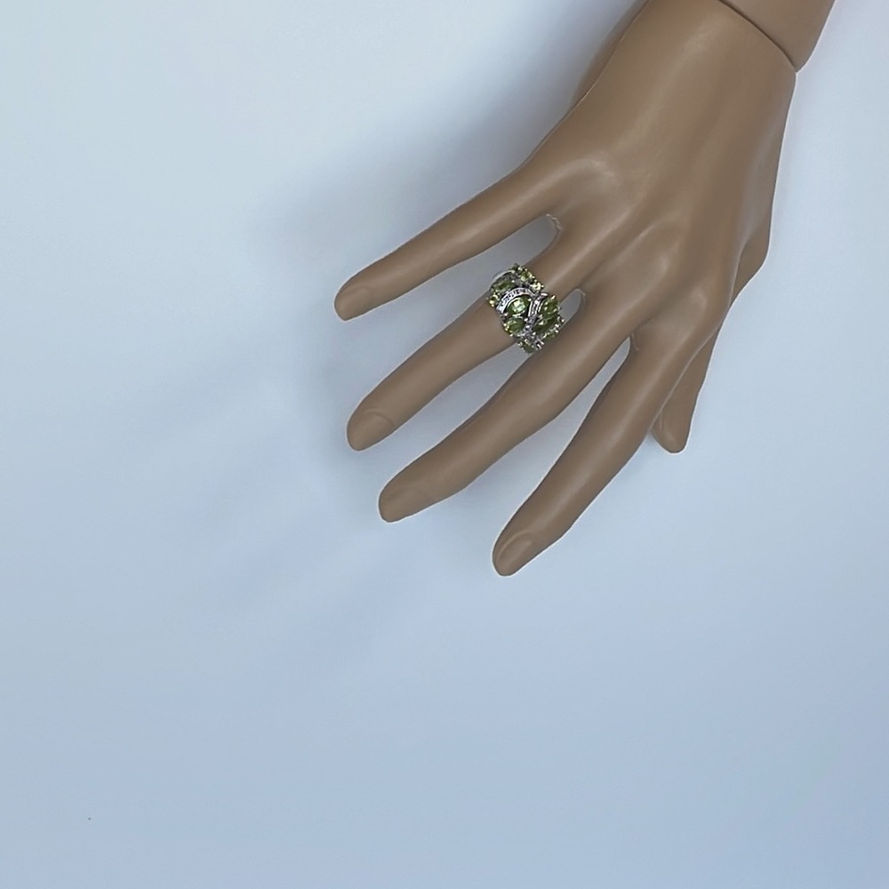 Green Manchurian Peridot 3.45 ctw - Picture 5 of 6